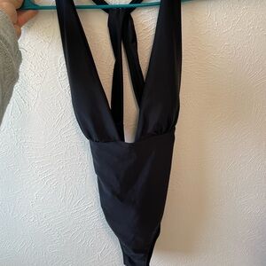 Summersalt deep plunge black swimsuit size 6